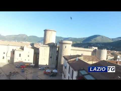 Minturno, incendio distrugge stalla e fienile. Brucia un’altra auto a Fondi (VIDEO)