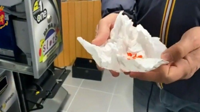Roma: Spaccio nella sala slot, arrestato (VIDEO)