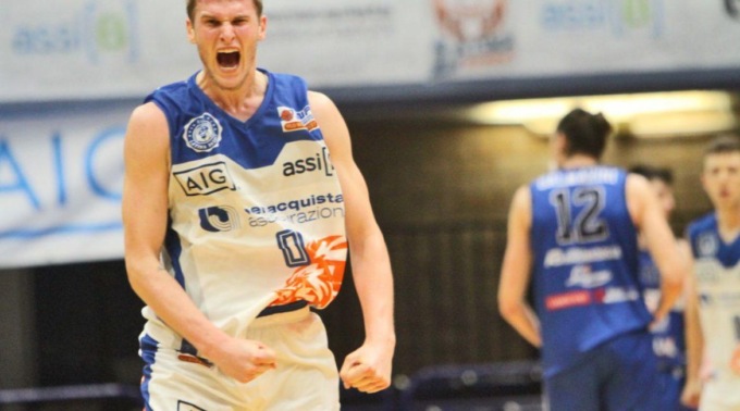 Basket Lega Due: Vince la Benacquista Latina. Rieti e Stella Azzurra ko. Bene l’Eurobasket Roma (video)