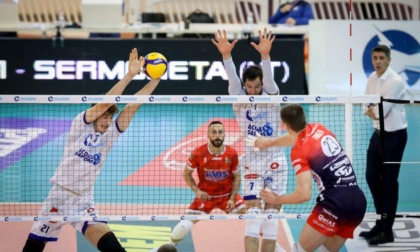 Pallavolo Superlega: la Top Volley cede in casa a Piacenza 3 a 2 (video)