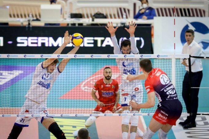 Pallavolo Superlega: la Top Volley cede in casa a Piacenza 3 a 2 (video)