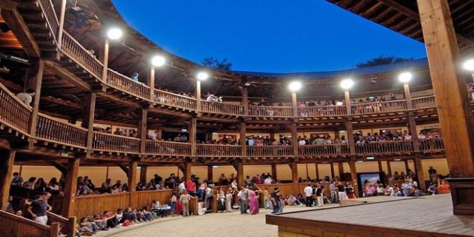 Roma: I lavoratori dello spettacolo occupano il Globe Theatre