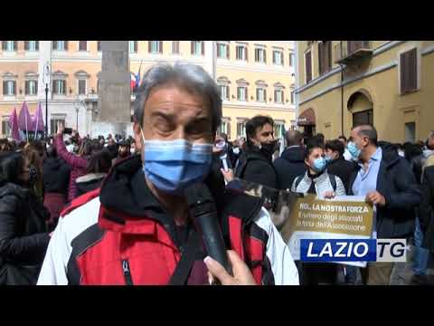 ROMA: MANIFESTAZIONE E SCONTRI IN PIAZZA MONTECITORIO
