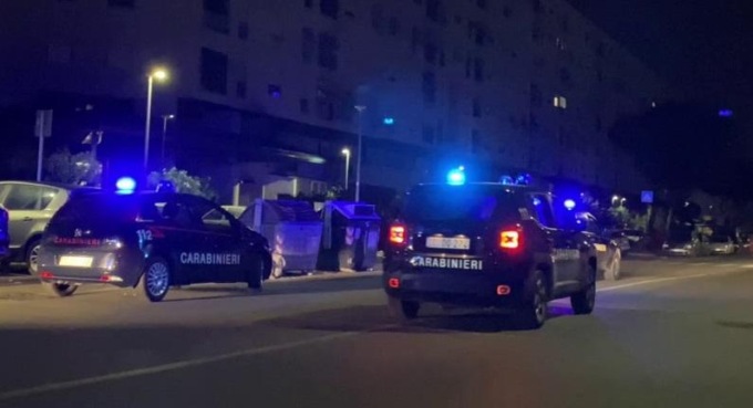 ROMA: BOTTE E MINACCE ALLA COMPAGNA, ARRESTATO