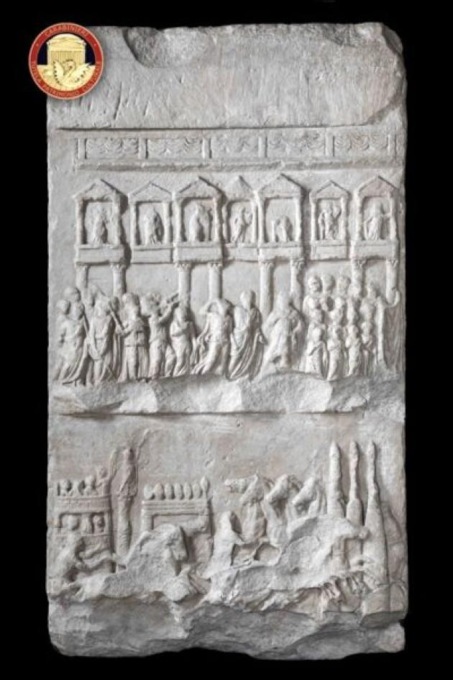 VITERBO: RIVENUTO BASSORILIEVO DI EPOCA ROMANA SPARITO 50 ANNI FA