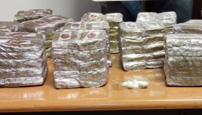 ROMA: VENTI CHILI DI DROGA NEL GARAGE, DUE ARRESTI (video)