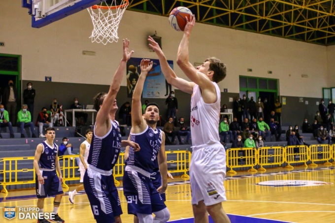 BASKET: SERIE B, IMPRESA DELLA LUISS ROMA