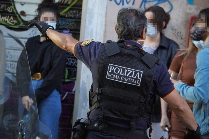 ROMA: MOVIDA VIOLENTA, FERITA UNA MINORENNE