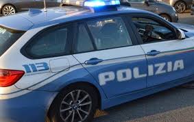 ROMA: PERSEGUITA ESCORT, ARRESTATO