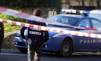 ROMA: UCCIDE LA MOGLIE IN STRADA CON 10 COLTELLATE