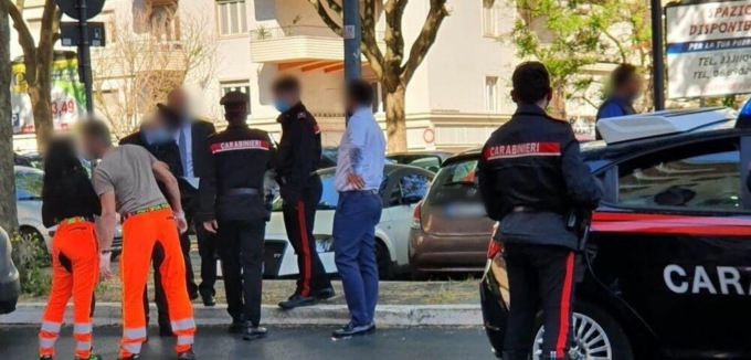 ROMA: AVVOCATO RAPINATO E ACCOLTELLATO