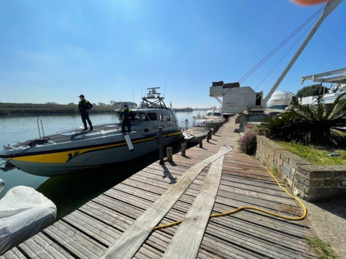 SEQUESTRATO A FIUMICINO CANTIERE NAVALE ABUSIVO
