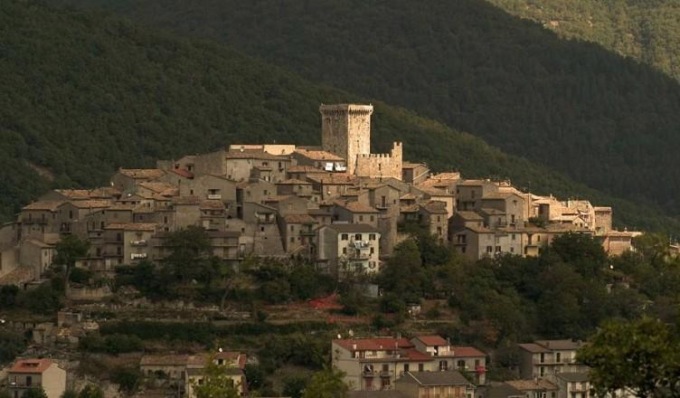 TREVI NEL LAZIO: PONTE NEL DEGRADO, LA DENUNCIA (VIDEO)