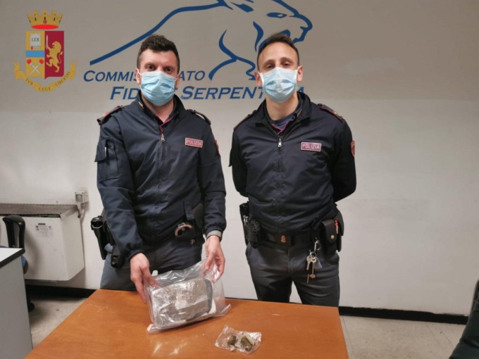Roma: sbaglia persona e consegna un chilo di cocaina ad un poliziotto, arrestato un 33enne di Sezze