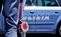 ROMA: INCONTRANO DUE RAGAZZI E LI RAPINANO, ARRESTATE (VIDEO)