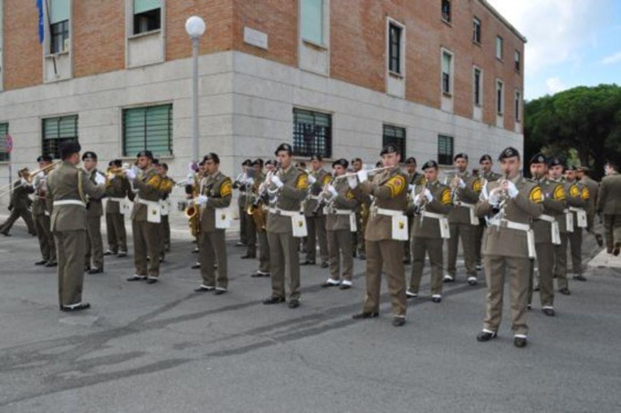 SABAUDIA: LA FESTA DELLA MUSICA CON LA BANDA DEL COMANDO ARTIGLIERIA (VIDEO)