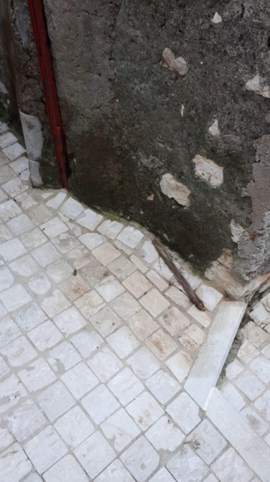 ROCCAGORGA: VIA MATTEOTTI, VESPASIANO A CIELO APERTO