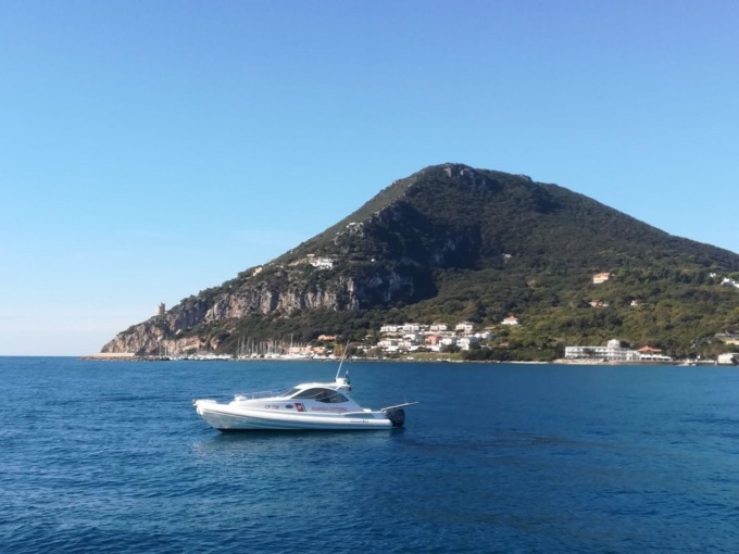 SABAUDIA: PESCA VIETATA, MULTA AD UN MOTOPESCA