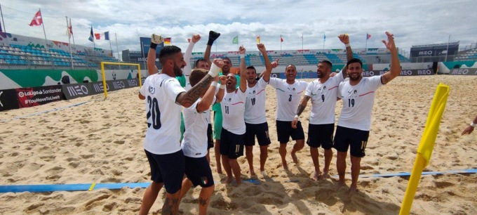 BEACH SOCCER: L’ITALIA BATTE LA POLONIA AI CALCI DI RIGORE