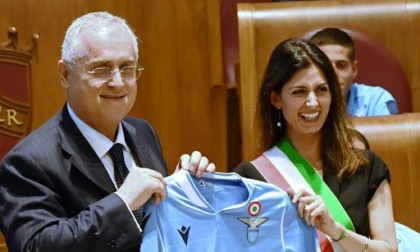 CALCIO: IL SINDACO DI ROMA PREMIA LA LAZIO WOMEN PROMOSSA IN SERIE A (VIDEO)