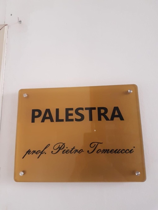 TERRACINA: LICEO, INTITOLATA LA PALESTRA AL PROF.TOMEUCCI. IL PRESIDE FIORILLO VA IN PENSIONE (VIDEO)