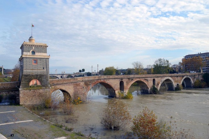ROMA: CHIUSO PONTE MILVIO