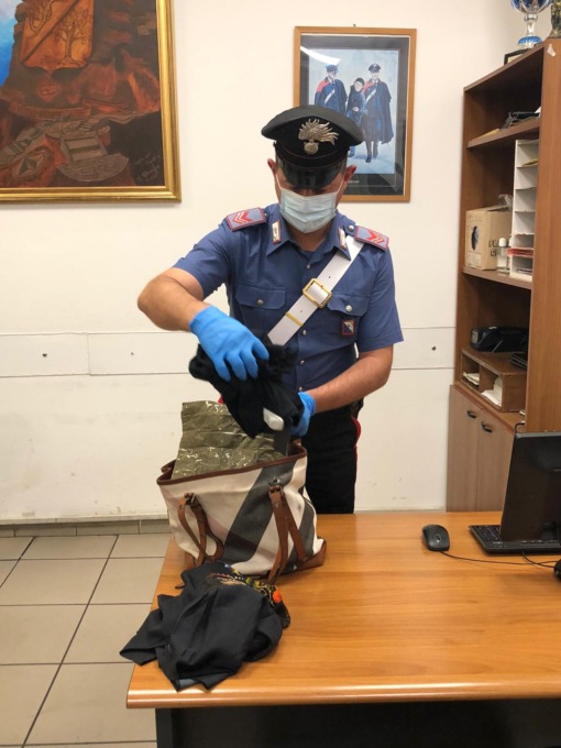 ROMA: FURTO IN CENTRO, ARRESTATO