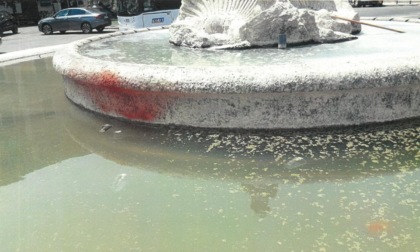 TERRACINA: I FESTEGGIAMENTI PER L'ITALIA. DANNEGGIATA LA FONTANA DI PIAZZA DELLA REPUBBLICA (VIDEO)
