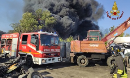 ROMA: AUTODEMOLITORE A FUOCO, CHIUSA LA METRO C