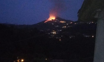 LATINA: BRUCIANO I MONTI LEPINI