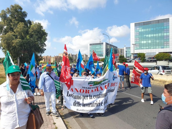 LATINA: VERTENZA PANORAMA, LA PROTESTA (VIDEO)