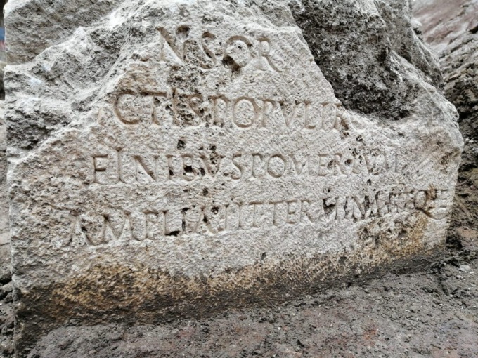 ROMA:  RITROVATO RARO CIPPO