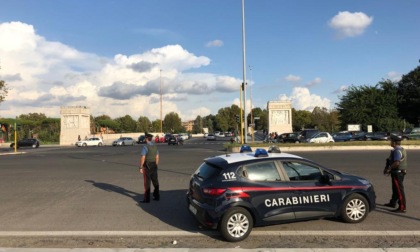 ROMA: RAPINE ALLE COPPIETTE, TRE ARRESTI