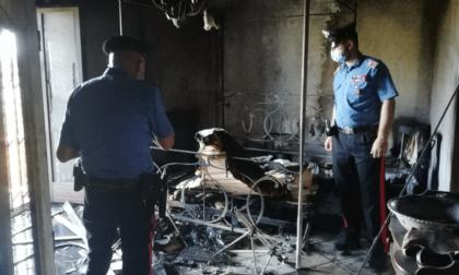 MINTURNO: INCENDIO, I CARABINIERI SALVANO UNA DONNA