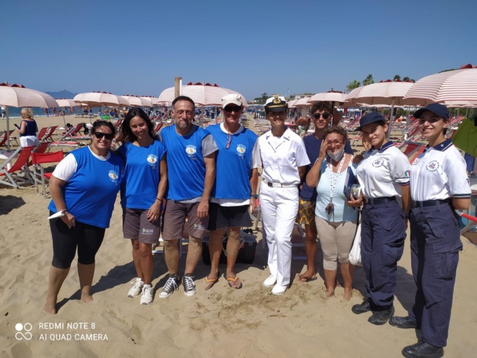 TERRACINA: TARTARUGA DEPONE UOVA SULL’ARENILE DEL LIDO SIRENELLA (VIDEO)