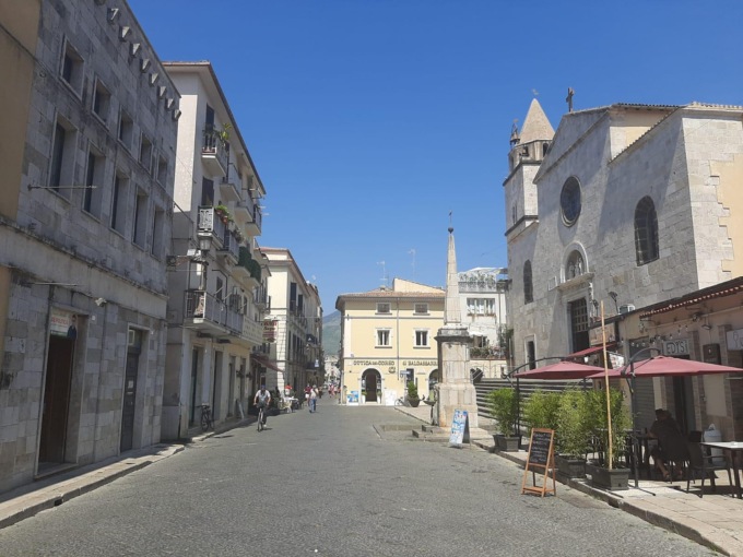 FONDI: RICONOSCIMENTO ALLE ATTIVITA’ DEL CENTRO STORICO (VIDEO)