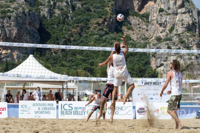 BEACH VOLLEY: A SAN FELICE LA TERZA TAPPA DELL’ICS TOUR (VIDEO)