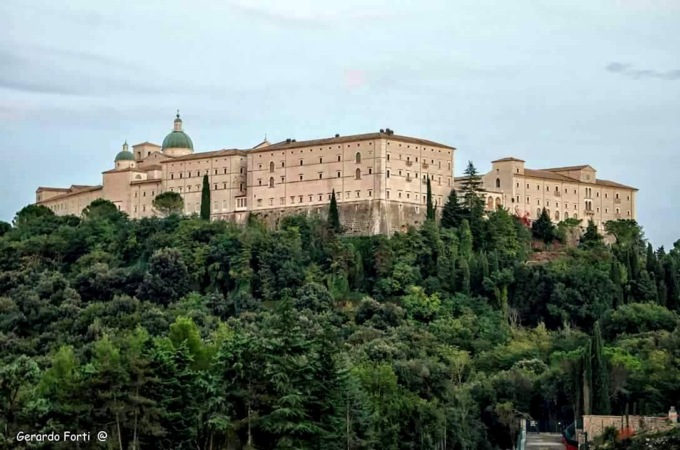 CASSINO: ABBAZIA, ESPOSIZIONE SU DANTE (video)