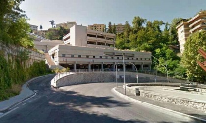 FROSINONE: IMPRENDITORE PRECIPITA DAL MULTIPIANO (VIDEO)