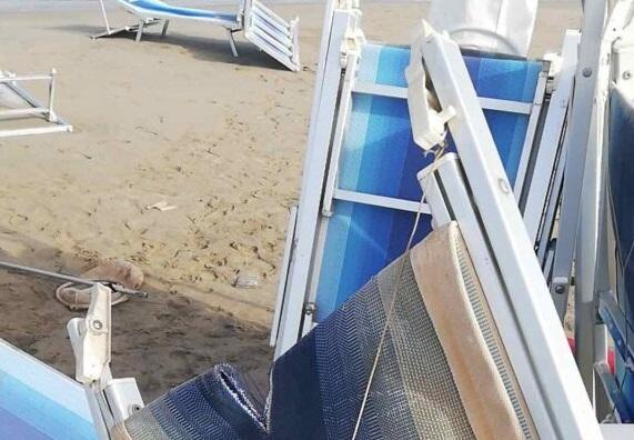 FIUMICINO: DISTRUTTO STABILIMENTO BALNEARE (video)