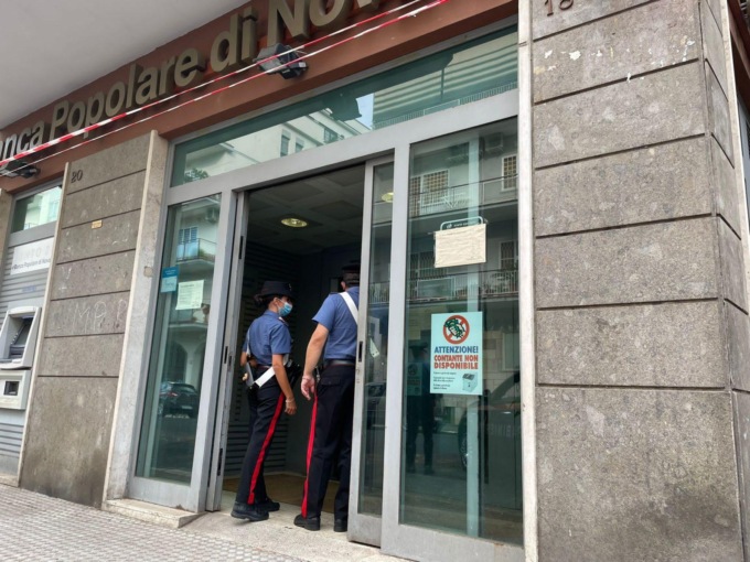 ROMA: TENTATA RAPINA IN BANCA, ARRESTATI
