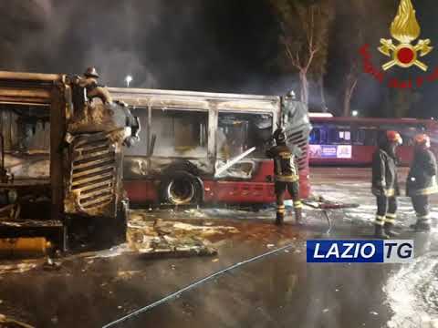 ROMA: BUS IN FIAMME NEL DEPOSITO ATAC