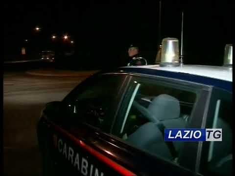 ROMA: MINACCIA I VICINI DI CASA CON UN COLTELLO