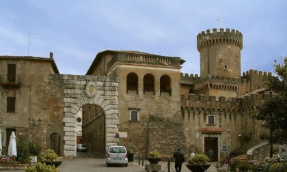 FIANO ROMANO: UBRIACO AL VOLANTE, INVESTE UN BIMBO (VIDEO)