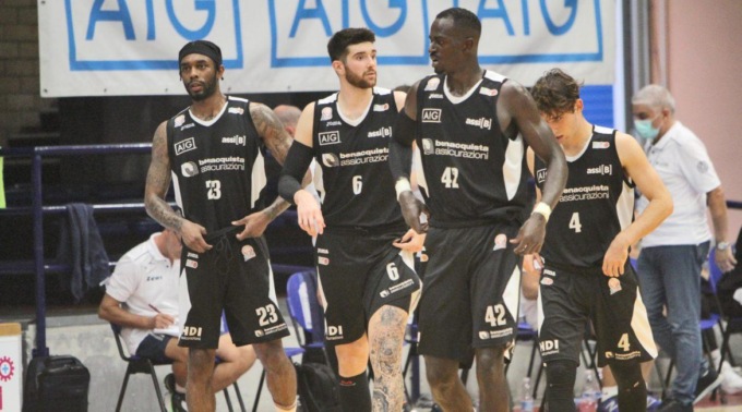 BASKET: SUPERCOPPA, LATINA SCONFITTA DA SCAFATI (VIDEO)