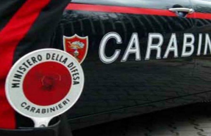 ROMA: PRECIPITA DAL SESTO PIANO E MUORE