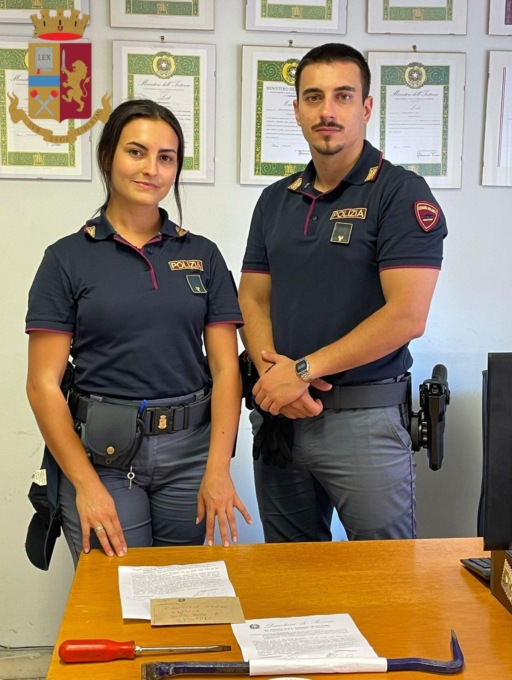 ROMA: CERCANO DI SVALIGIARE UN APPARTAMENTO, TRE ARRESTI