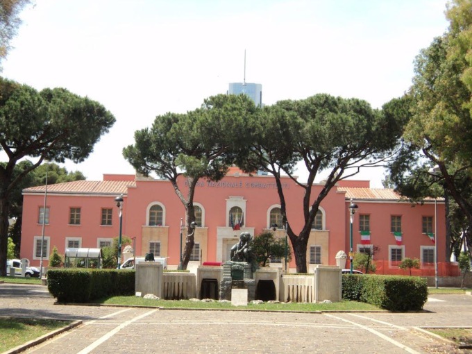 LATINA: URLA E SCHIAMAZZI, RESIDENTI ESASPERATI (VIDEO)