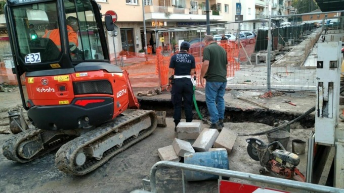 ROMA: STRADE ALLAGATE, TRAFFICO IN TILT (VIDEO)