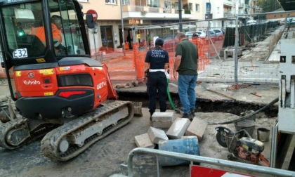 ROMA: PERDITA D'ACQUA IN STRADA, TRAFFICO IN TILT